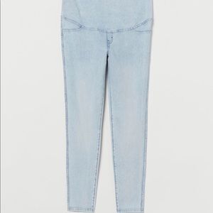 H&M maternity mama treggings. Size medium. Maternity jeans/pants.